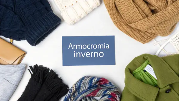 Cappotti, sciarpe e accessori invernali. Scopri come abbinare il bianco per un look impeccabile, anche con l'armocromia inverno.